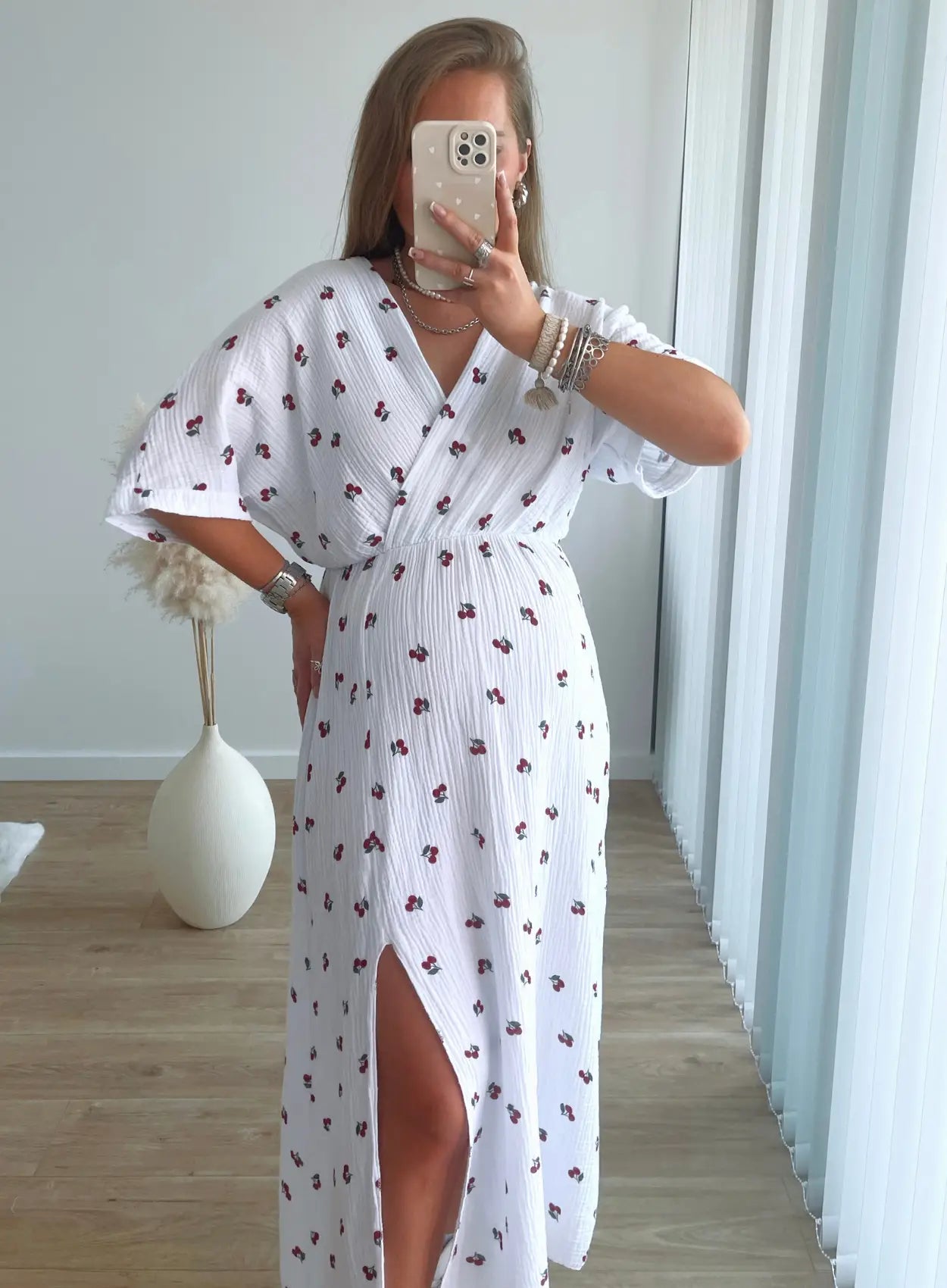 robe-longue-de-grossesse-en-gaze-de-coton-motif-cerises