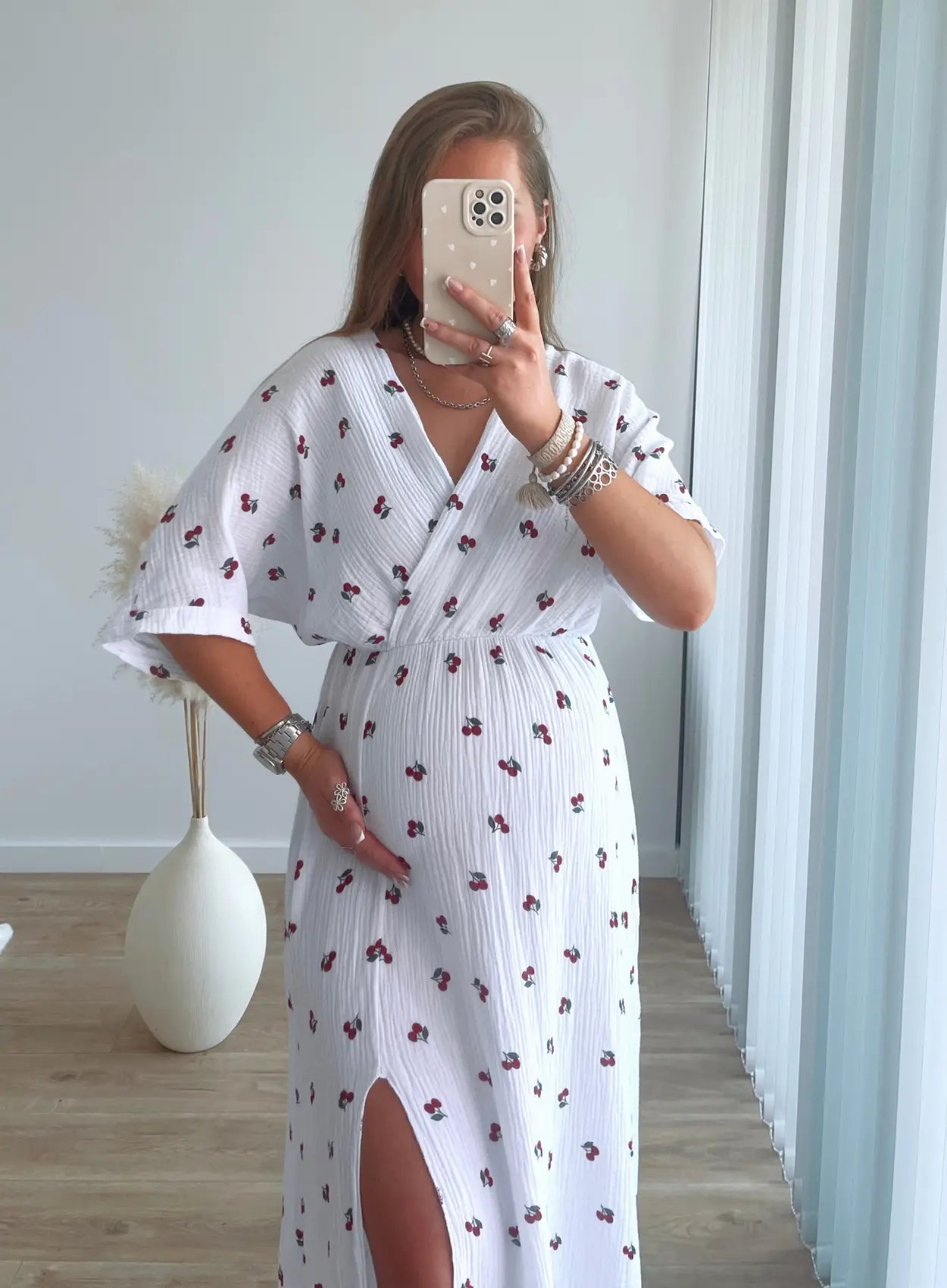 robe-longue-de-grossesse-en-gaze-de-coton-motif-cerises