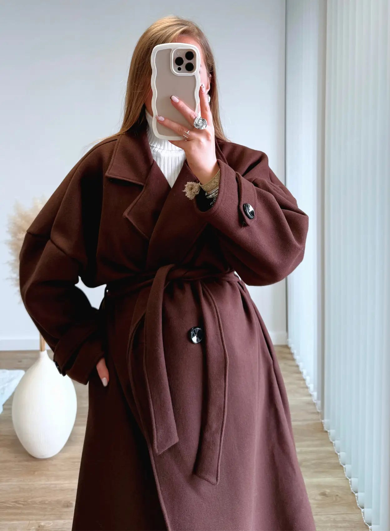 trench-long-en-maille-de-grossesse-couleur-marron-chocolat