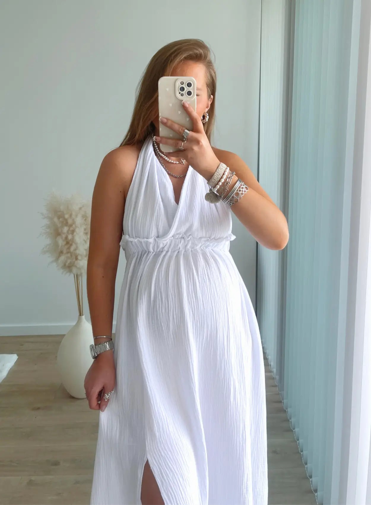 robe-longue-de-grossesse-en-gaze-de-coton-blanche-dos-nu