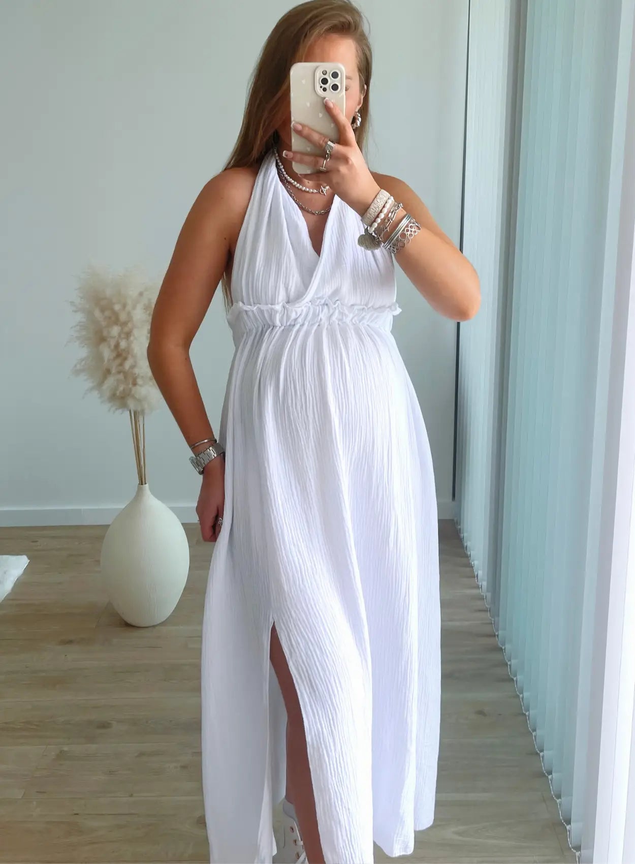 robe-longue-de-grossesse-en-gaze-de-coton-blanche-dos-nu