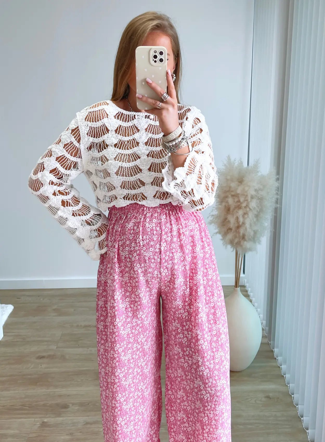 pantalon-de-grossesse-fleuri-rose