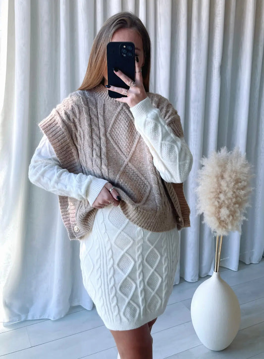 poncho-court-de-grossesse-en-laine