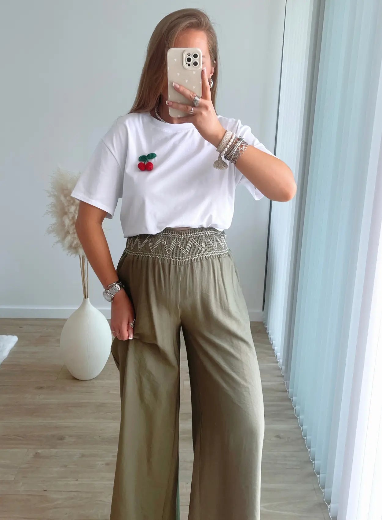 pantalon-de-grossesse-kaki-en-lin-brodé