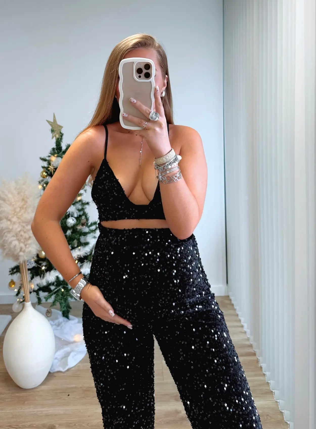 ensemble-de-grossesse-à-sequins-noir-pantalon-et-top-court-à-bretelles