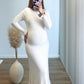 robe-longue-de-grossesse-en-maille-blanche-volantée