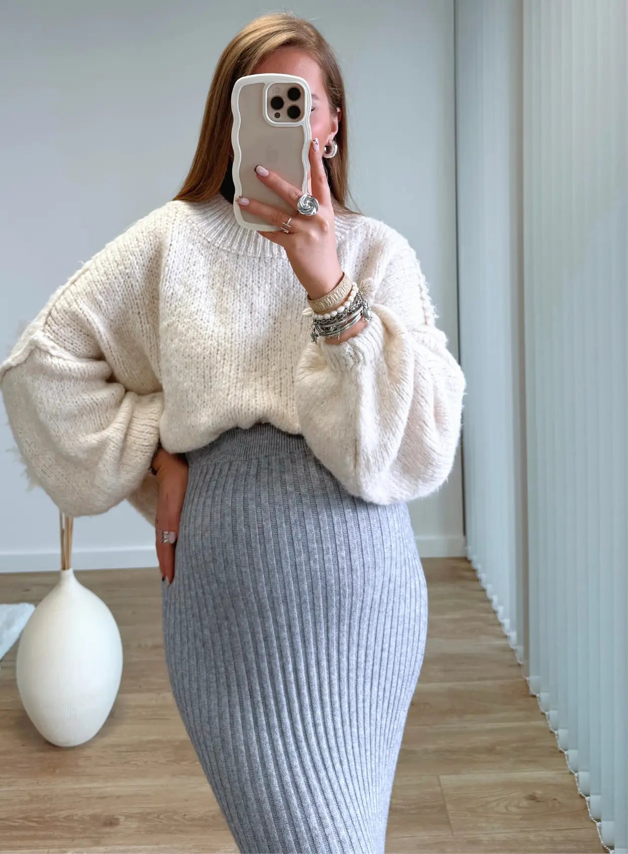 pull-de-grossesse-en-maille-oversizebeige