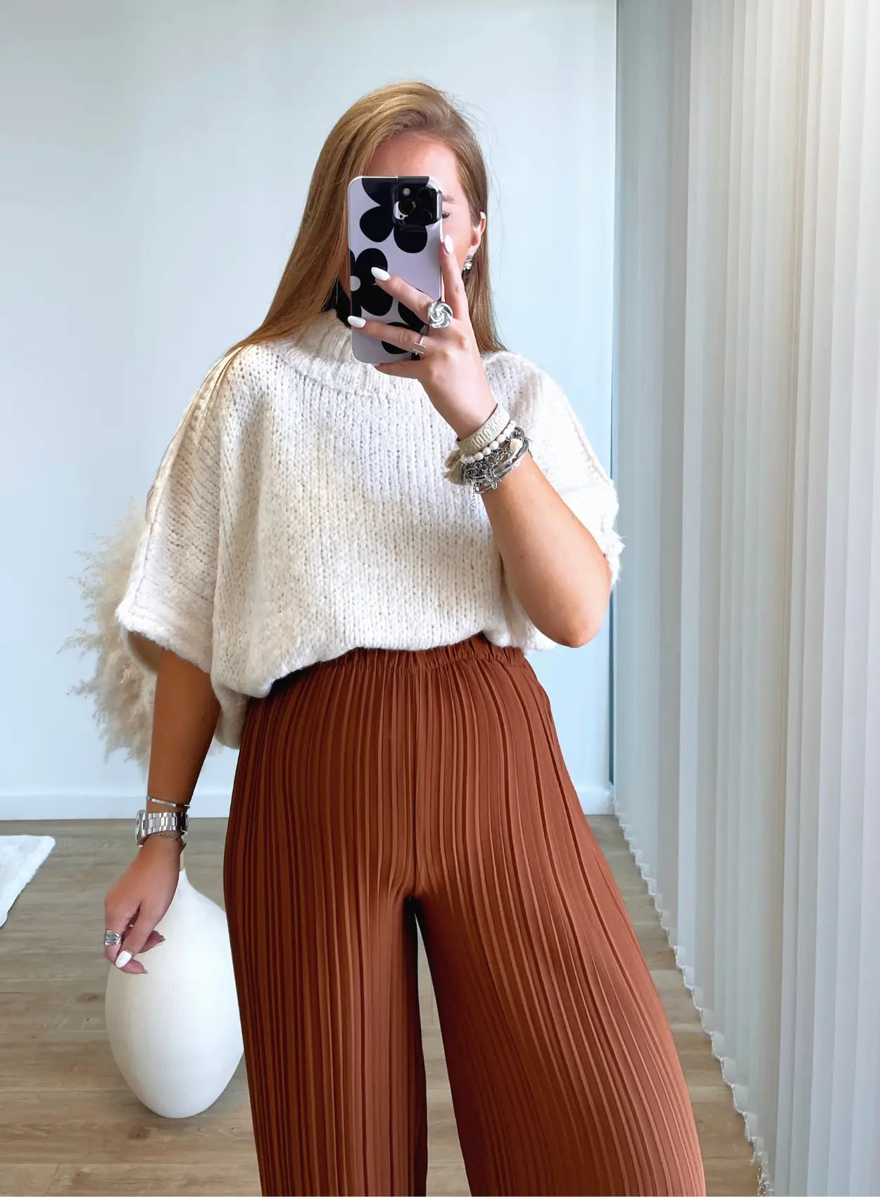 pull-de-grossesse-oversize-en-laine-beige-manches-courtes