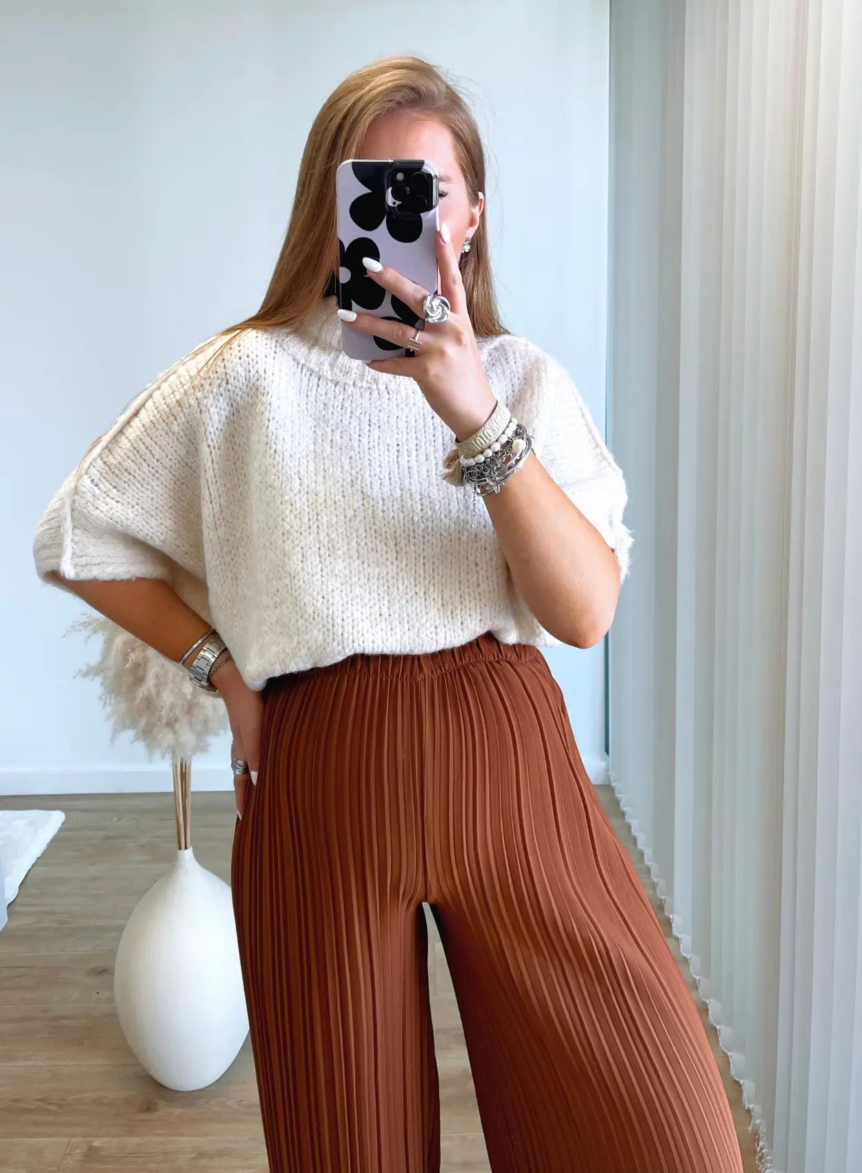 pull-de-grossesse-oversize-en-laine-beige-manches-courtes