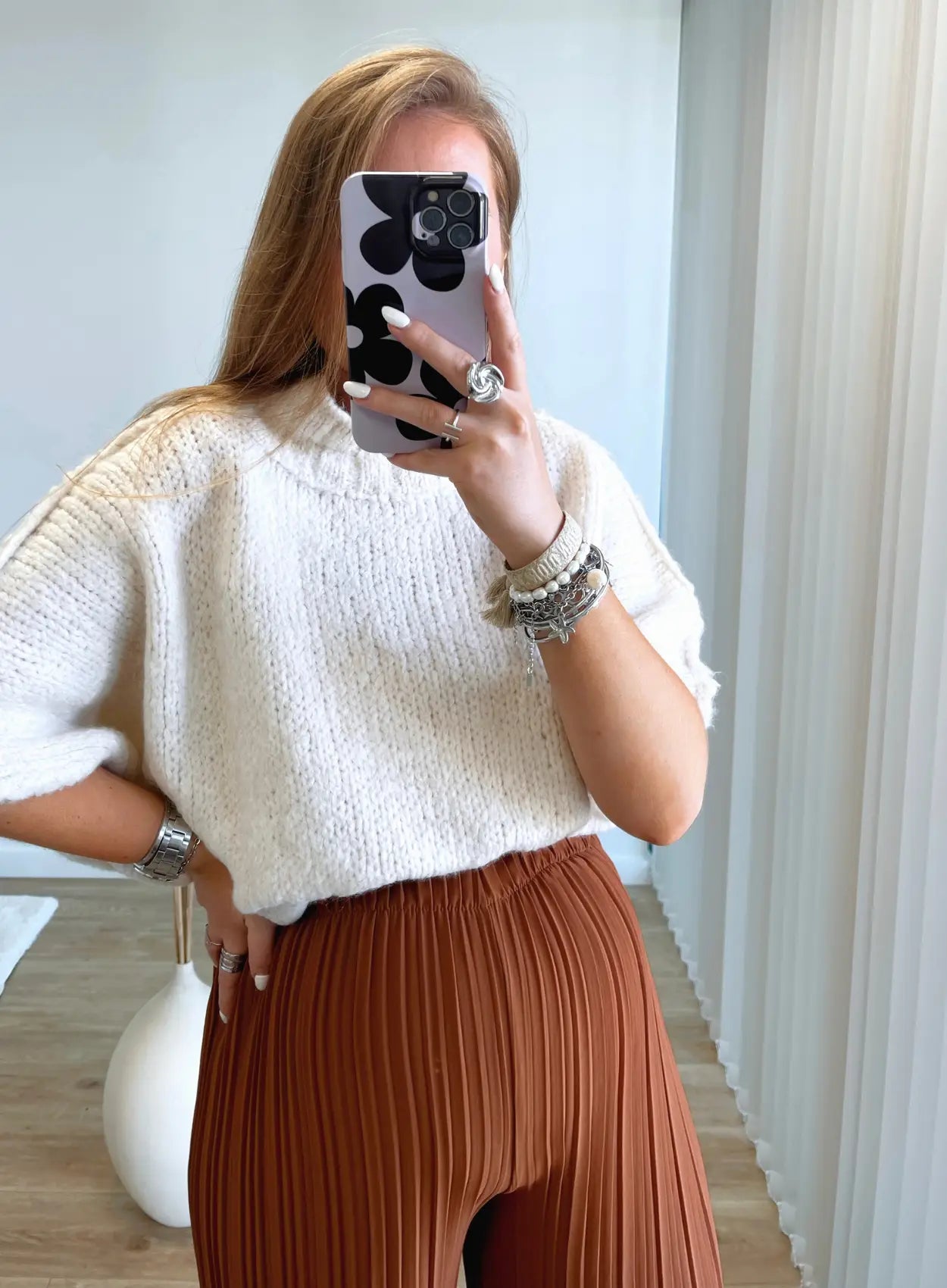 pull-de-grossesse-oversize-en-laine-beige-manches-courtes