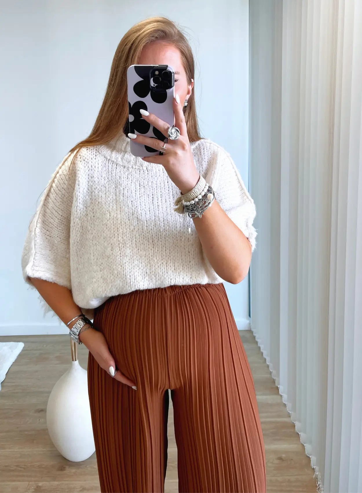 pull-de-grossesse-oversize-en-laine-beige-manches-courtes