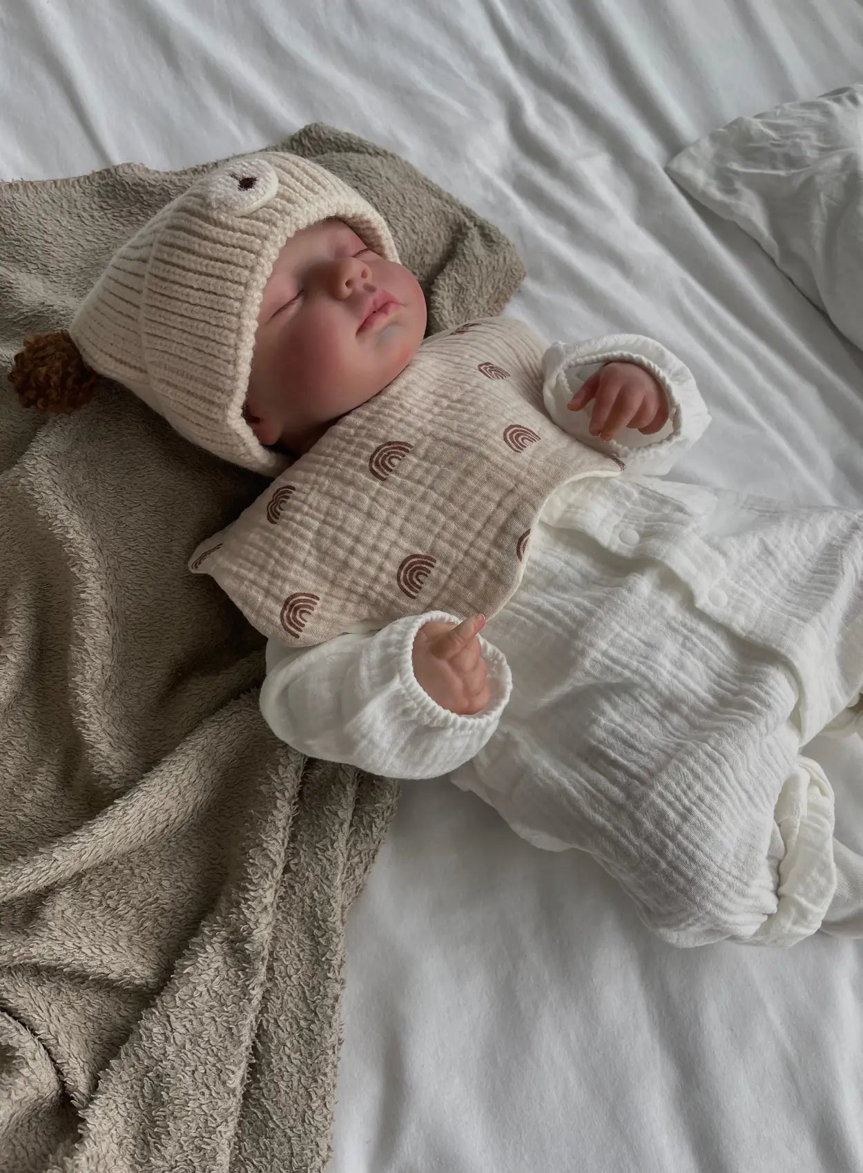 tenue-en-gaze-de-coton-blanche-pour-bébé