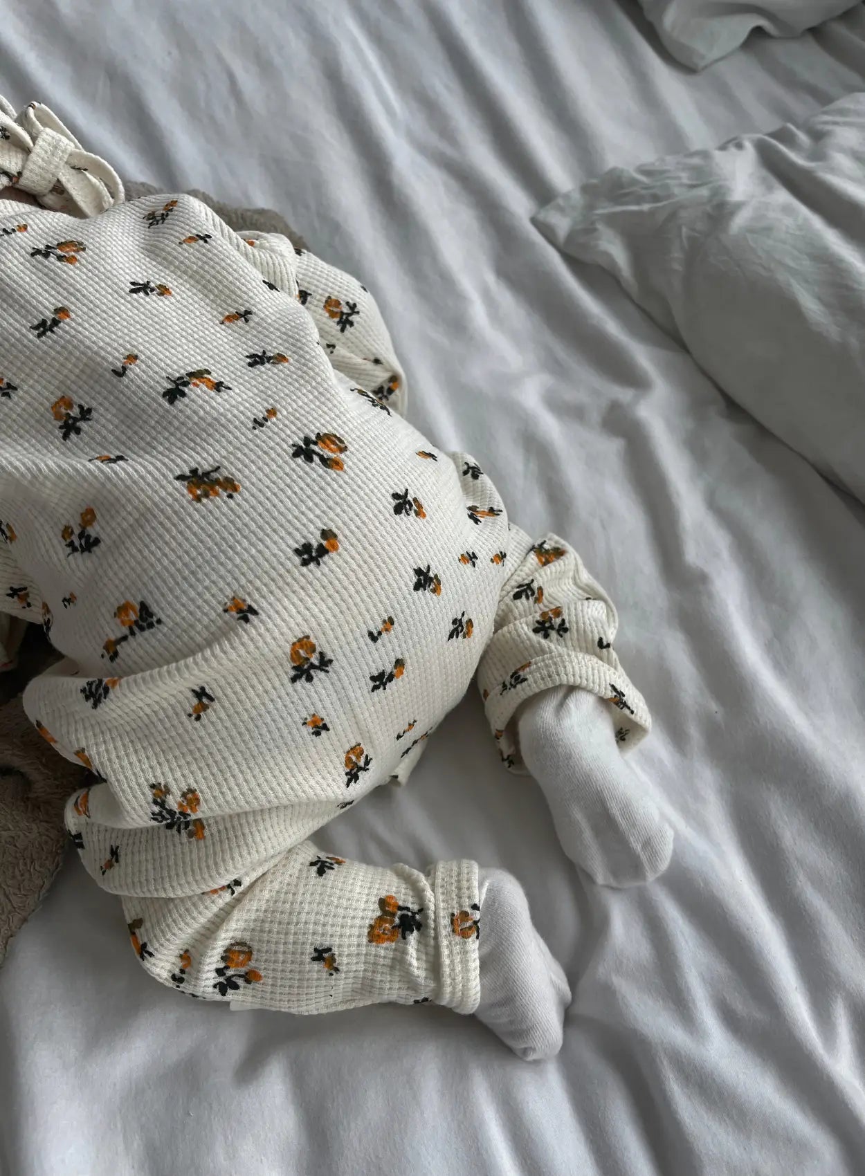 tenue-à-fleurs-pour-bébé